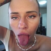 holy_khloe